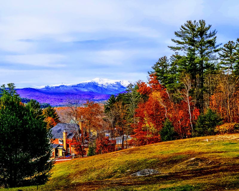 Mountain Scenery That Sets a Peaceful Seasonal Mood