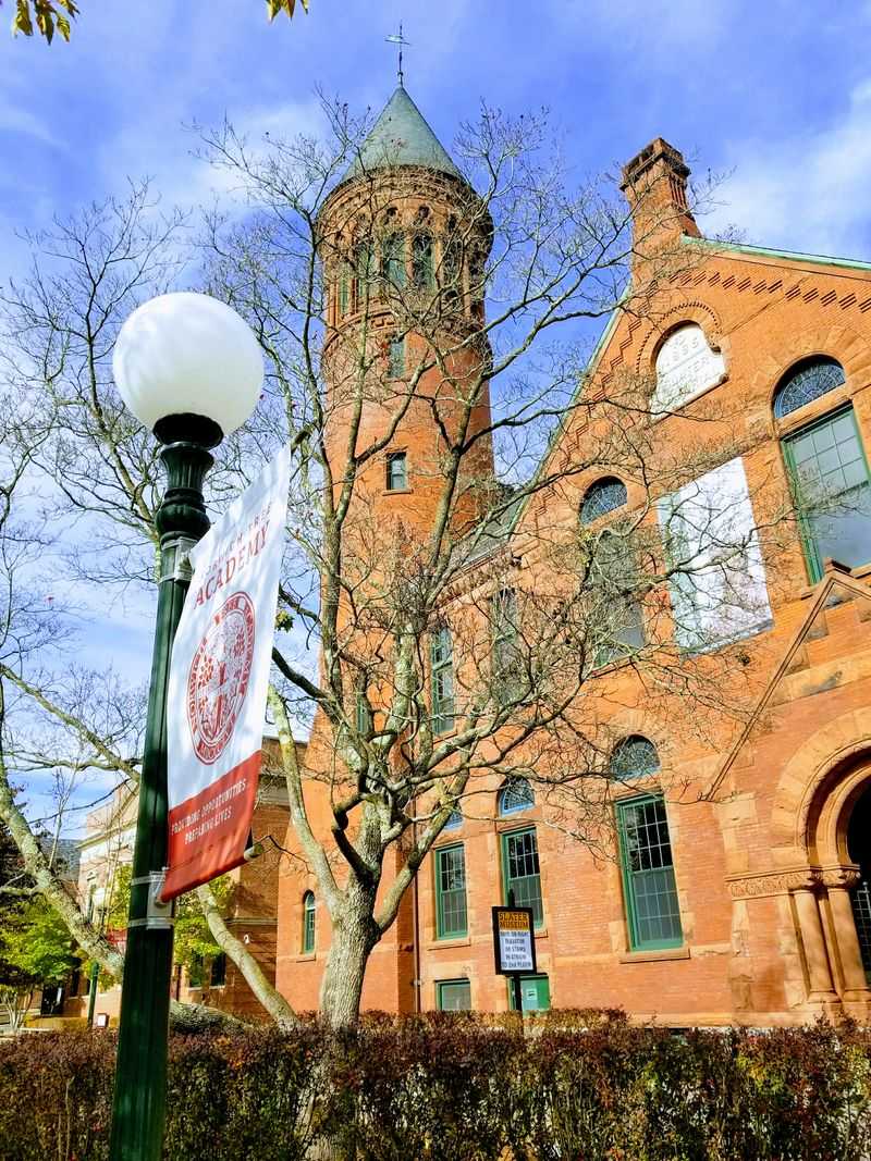 Begin at the Chelsea Parade Green and Historic District