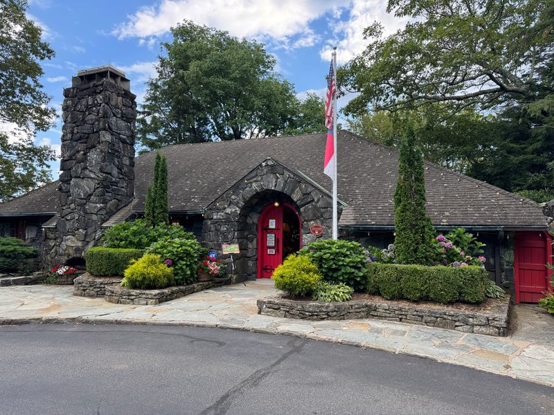 The Blowing Rock, Where Wind Turns Upward
