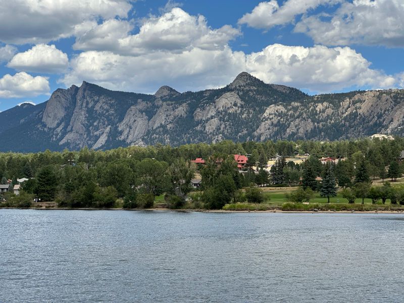 Lakeside paddling at Lake Estes