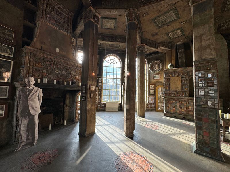 Sunlit Spaces That Highlight the Castle’s Unique Character