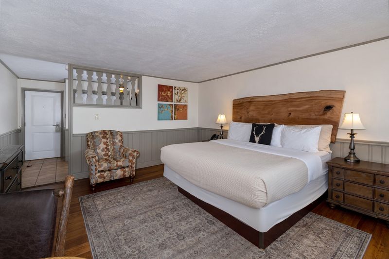 Classic Lodge Interiors With a Warm, Historic Tone