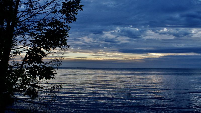 Stargazing from Remote Shorelines
