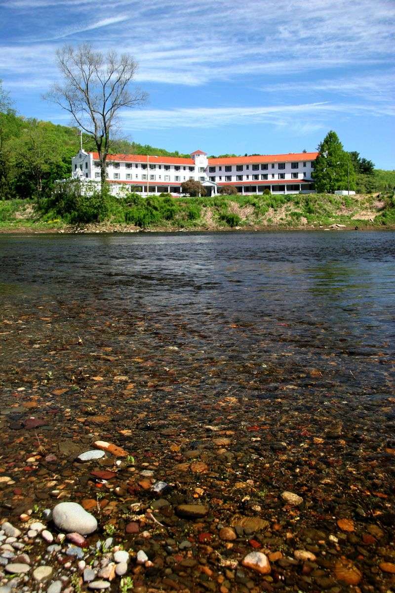 The Shawnee Inn and Golf Resort