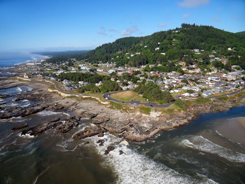 Yachats Brewing + Farmstore - Seasonal Kitchen