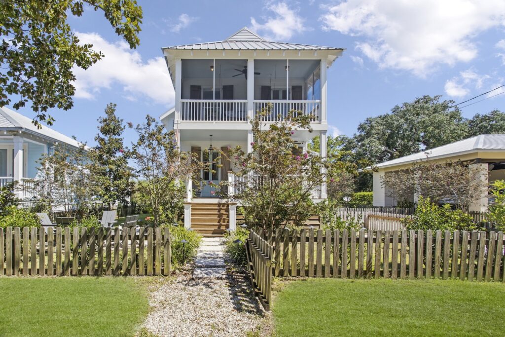 A Florida style beach bungalow is a popular holiday choice on Airbnb! Photo c. Airbnb