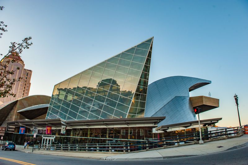The Taubman Museum of Art