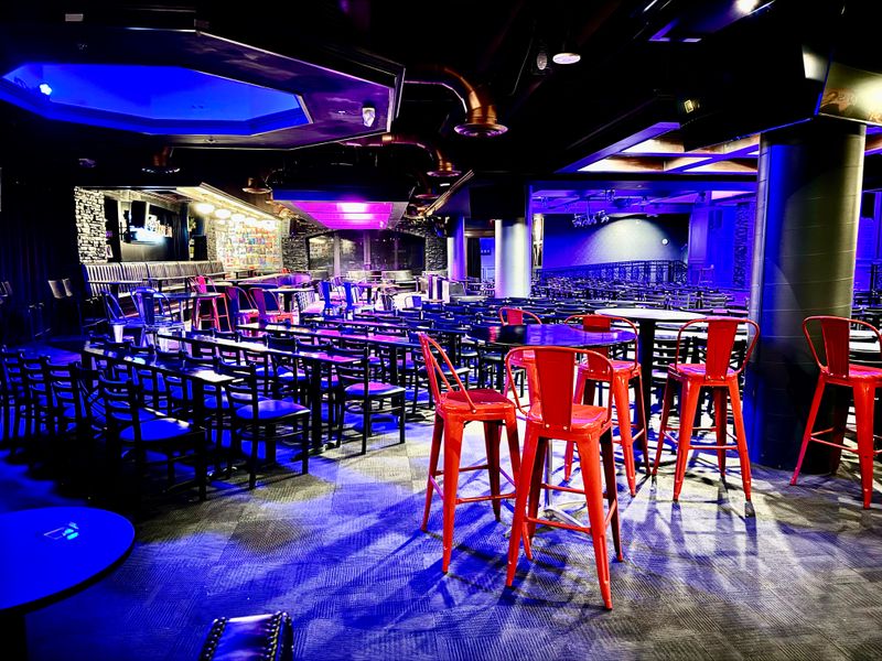 Wiseguys Comedy Club