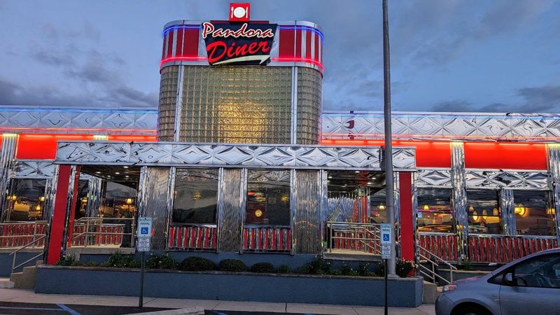 Pandora Diner