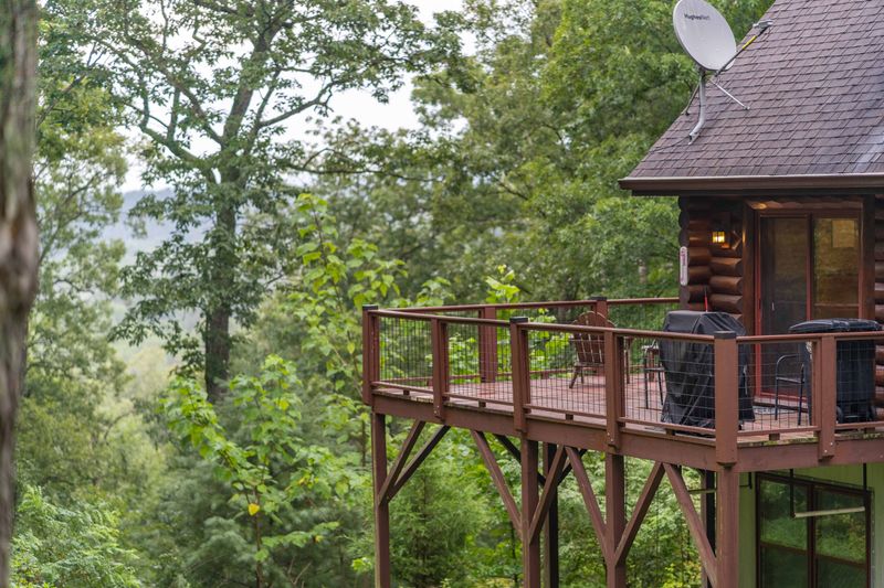 Riverfront Quiet: The Secluded Retreats of Shenandoah Woods Riverfront Quiet: The Secluded Retreats of Shenandoah Woods