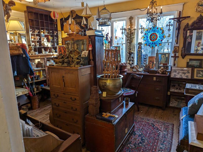 Multiple Rooms Create a Treasure Hunt Experience