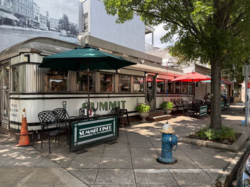 An Authentic 1938 O'Mahony Dining Car That Transports You Back In Time