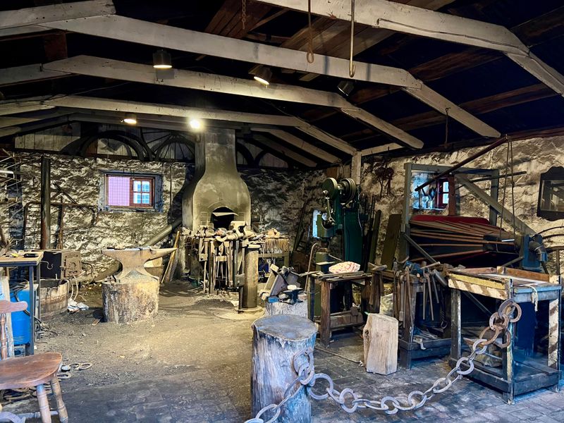 Live Blacksmithing Demonstrations That Spark Imagination