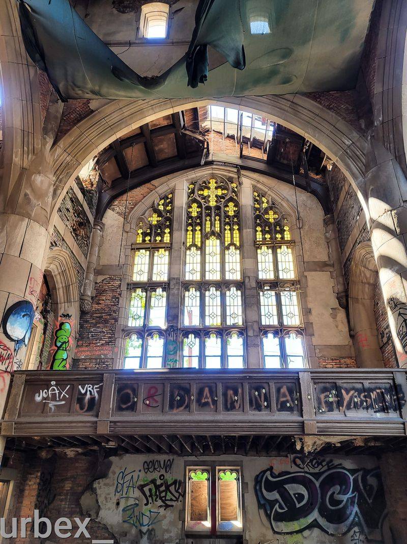 Breathtaking Stained Glass Windows That Still Survive