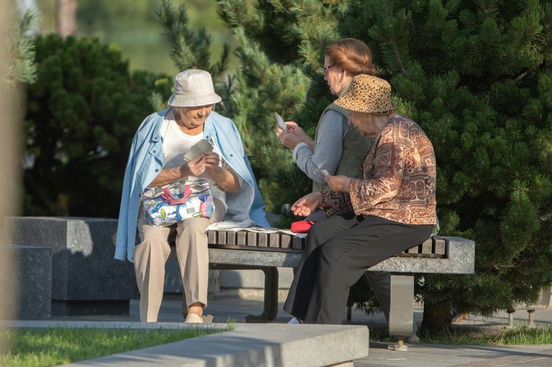 Strong Community Bonds and Welcoming Neighbors