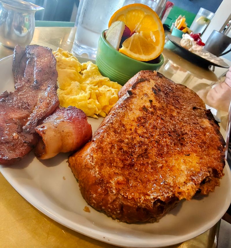 Crème Brûlée French Toast That'll Ruin All Other French Toast Forever