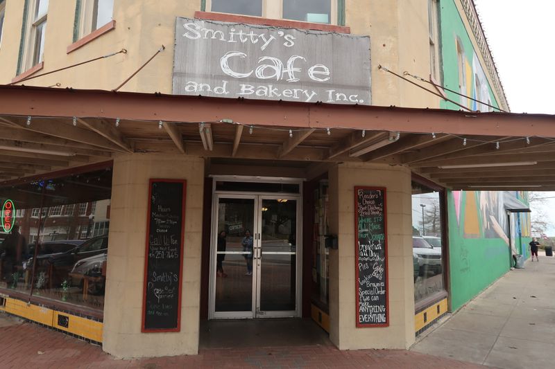 Smithy's Café & Bakery, Texas