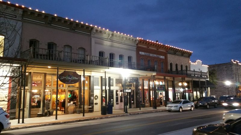 Downtown Dining Scene Serves Up Flavor