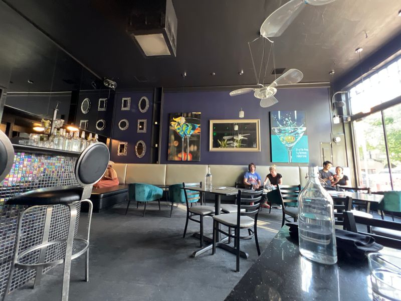 Bar Avignon, Portland Inner Eastside