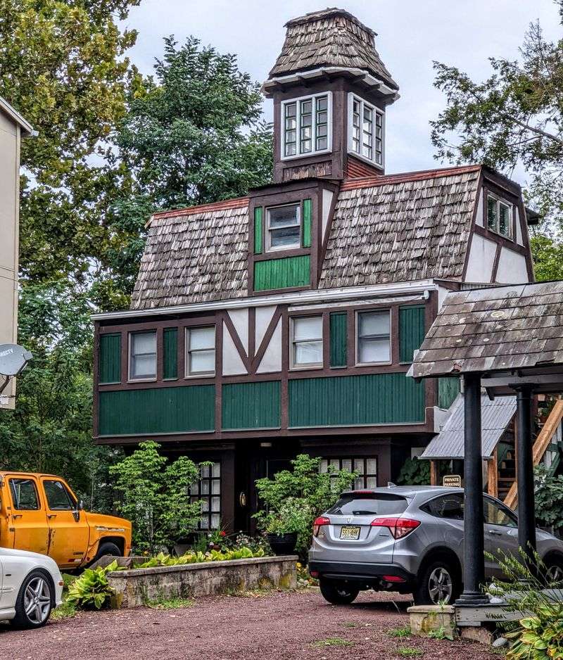 Frenchtown: Bohemian Riverside Escape