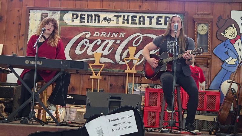 Live Music Events and Community Vibes