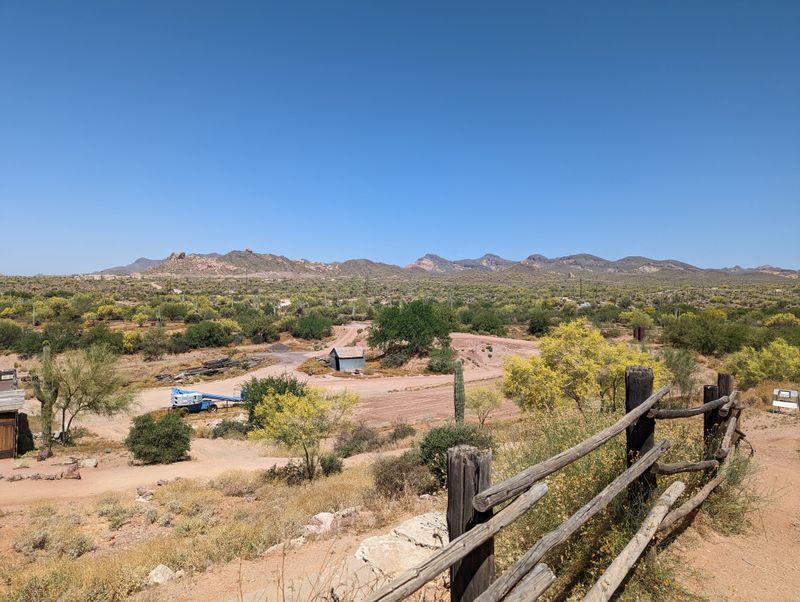 A Valley With A Long Memory