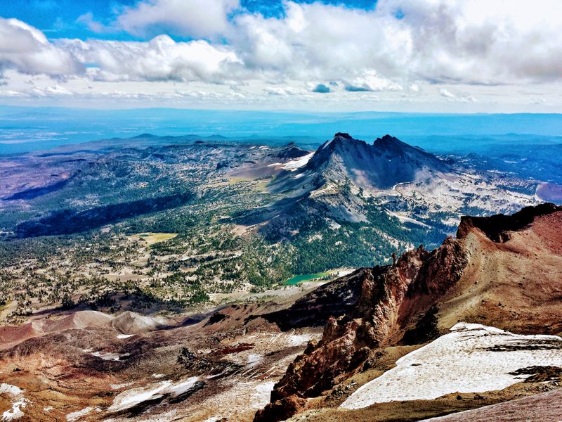 Sisters: Western Charm Meets Mountain Majesty