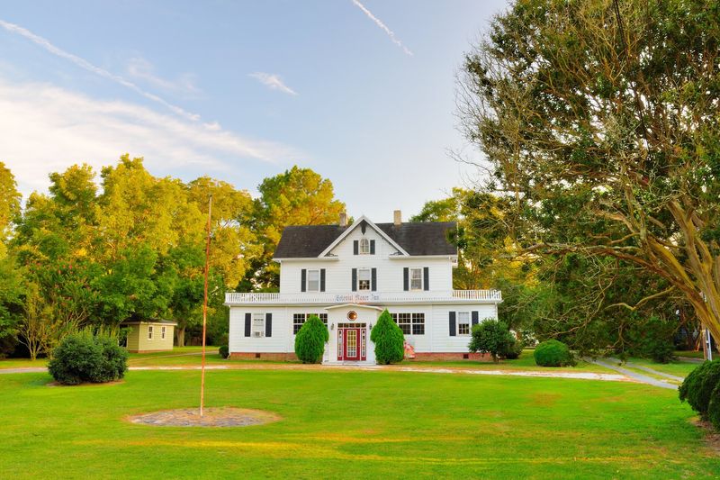 Stay In Historic Inns And Charming Accommodations