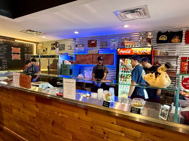 Atmosphere Balances Casual and Clean