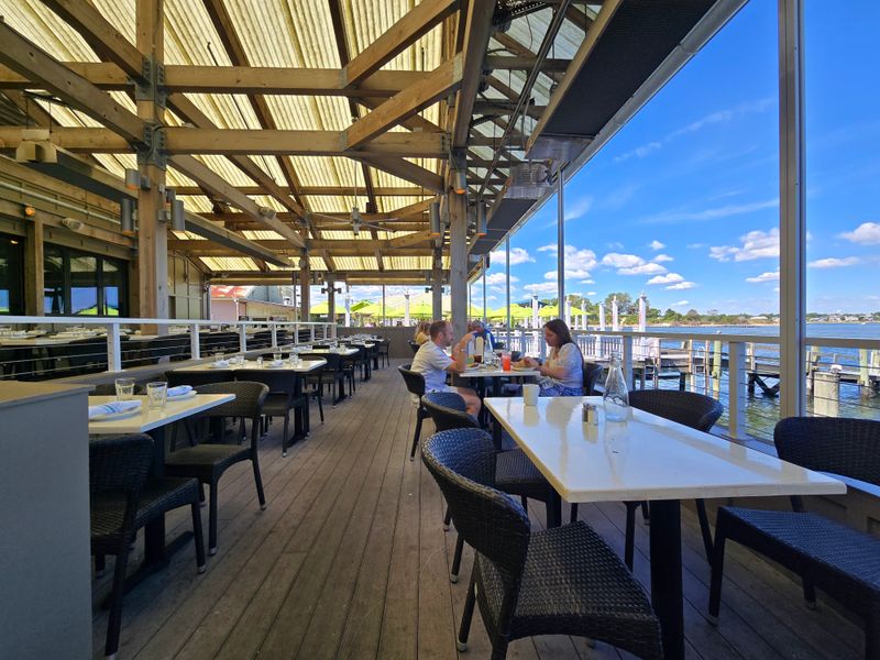 Local Seafood Restaurants Serve Fresh Catches Daily