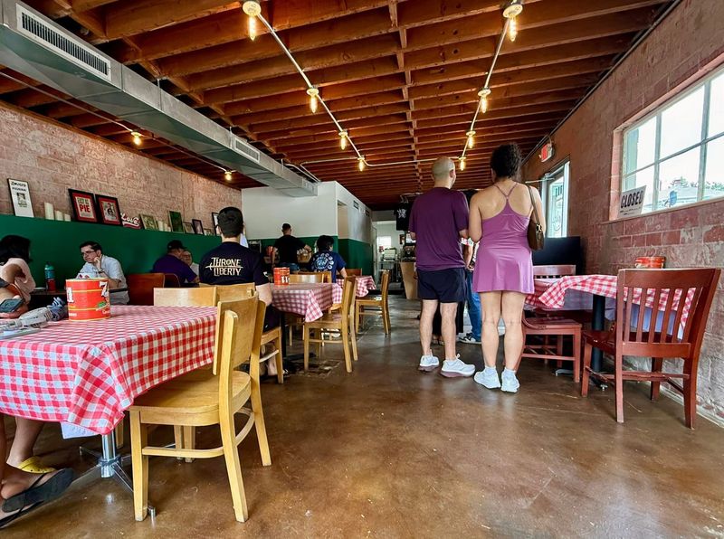 Lovers Pizzeria, Texas