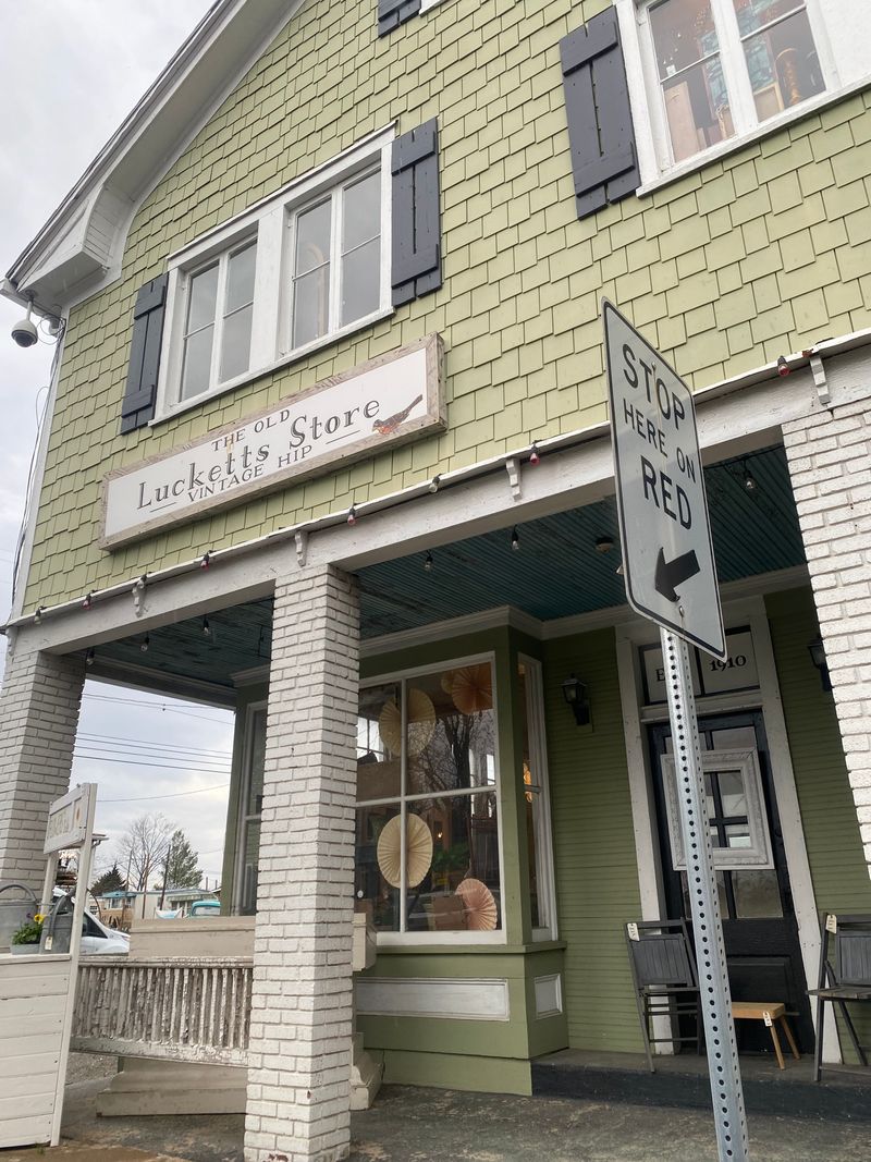 The Old Lucketts Store