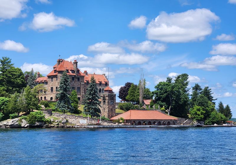 Singer Castle (Dark Island)