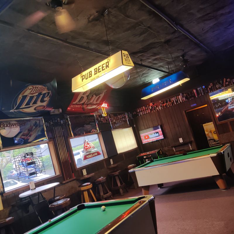 Pool Tables and Video Poker for Classic Bar Entertainment