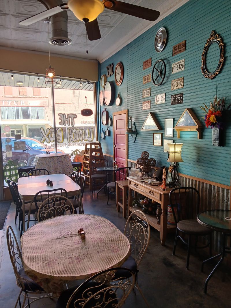 The Lunch Box, Shawnee