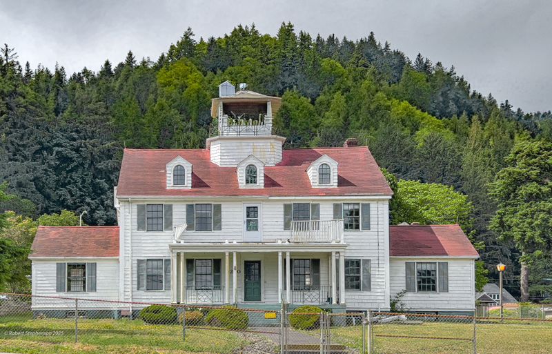 Seaside: Balancing Tradition with Modern Tourism