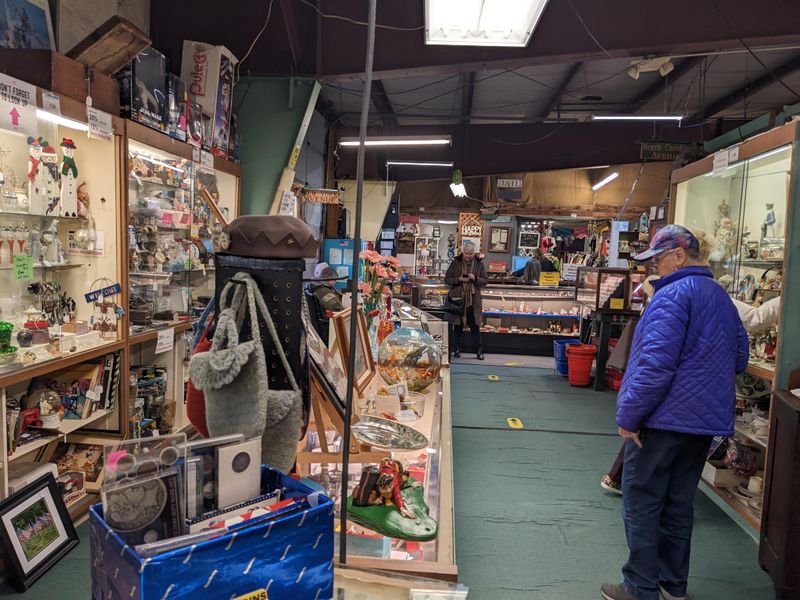 Welcoming Staff Who Let You Browse in Peace