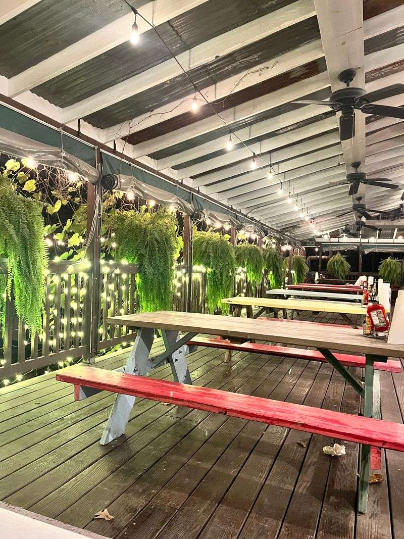 The Blue Rooster, Broken Bow