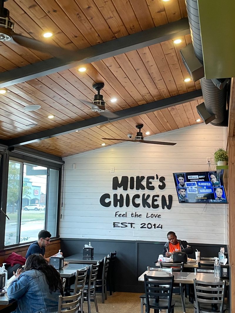 Mike's Chicken, Texas