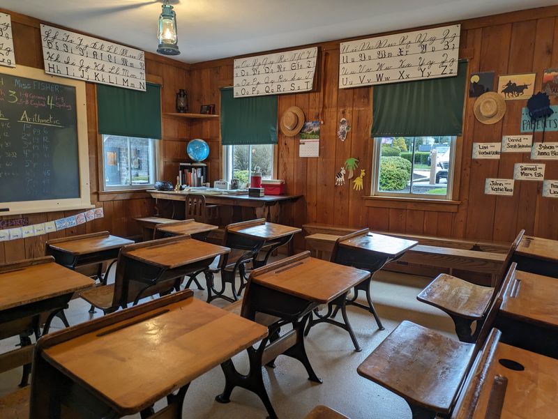 Tourists Often Misunderstand This About Amish Technology Use