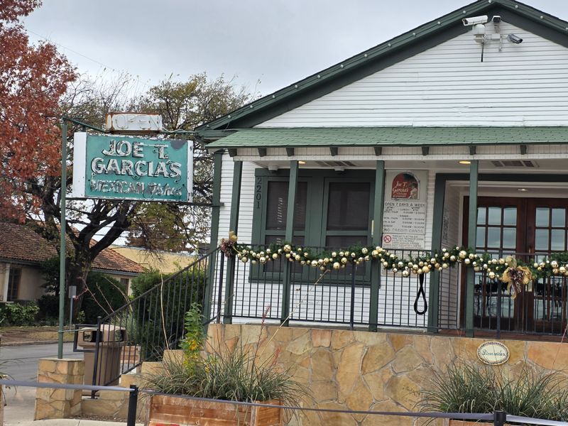 Waiting in Line Becomes Part of the Experience