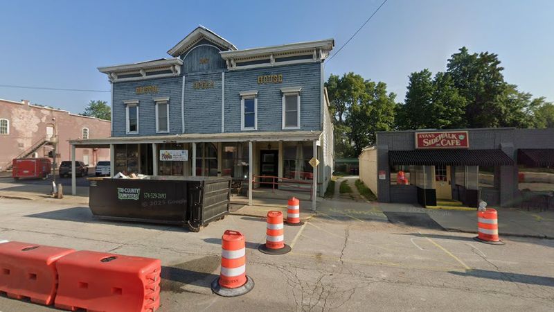 Props and Costumes Move Between Performances