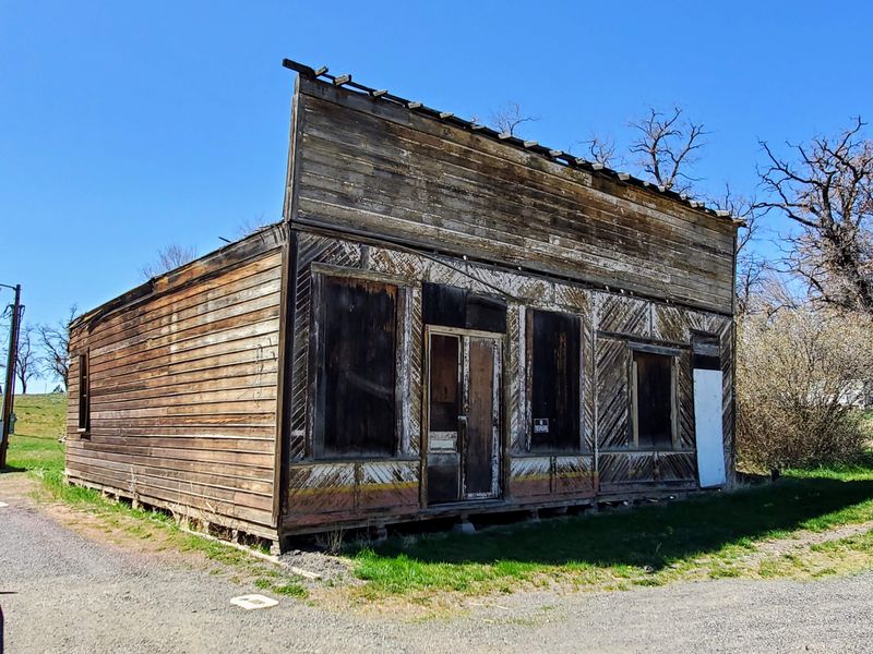 Antelope: Ghost Town with a Wild Cult History