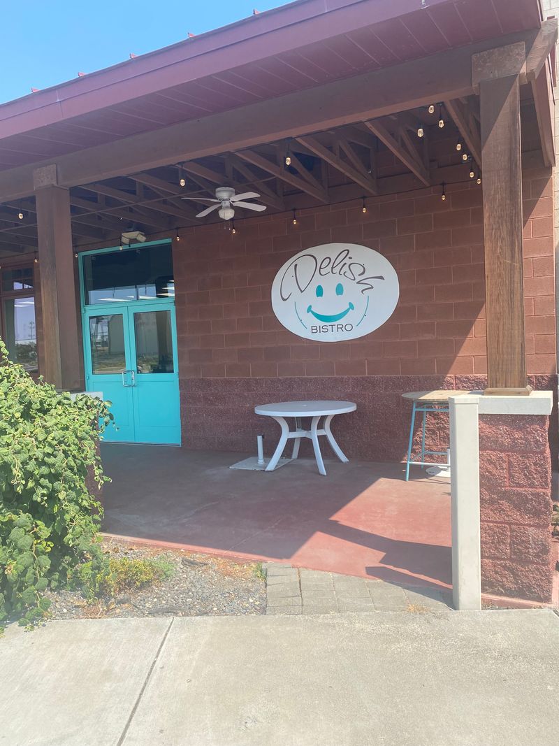 Delish Bistro