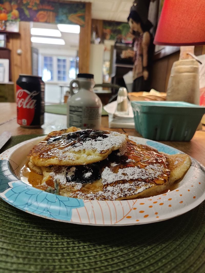Blueberry Pancakes Bursting with Fresh Flavor