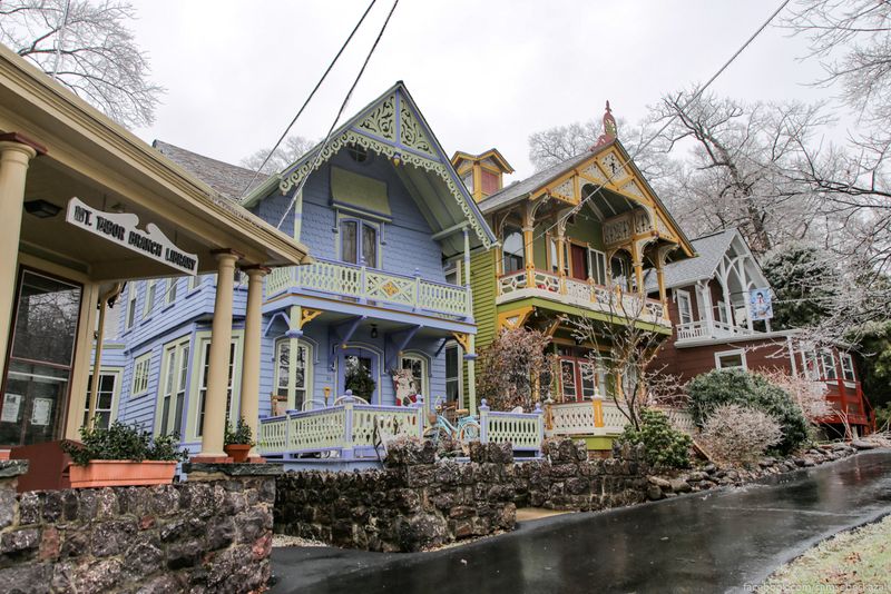 Mount Tabor: Gingerbread Houses Come to Life