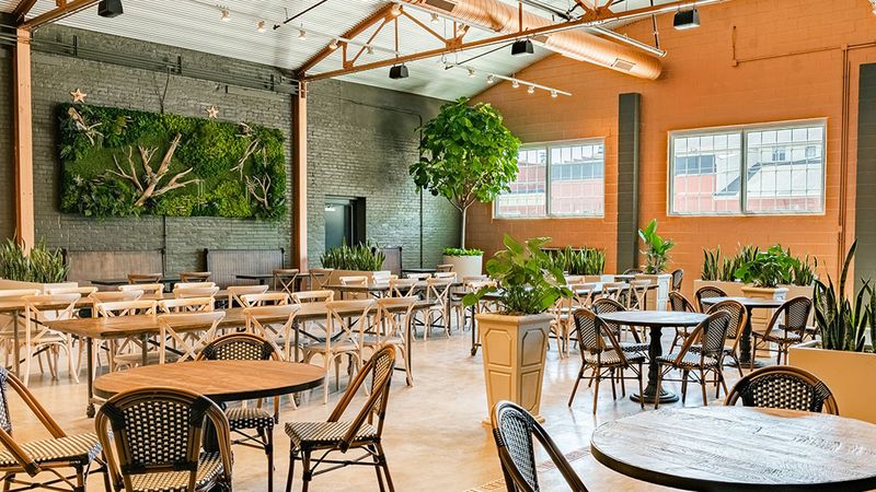 Riverside Views That Make Every Meal Memorable