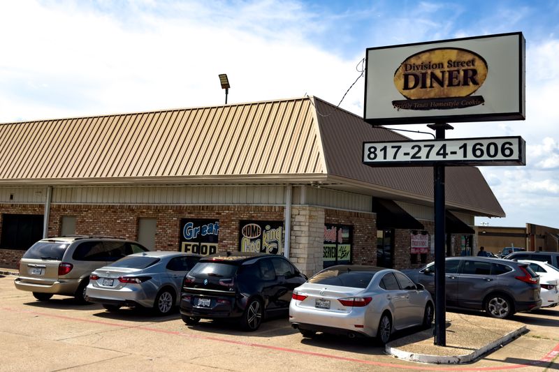 Division Street Diner, Texas