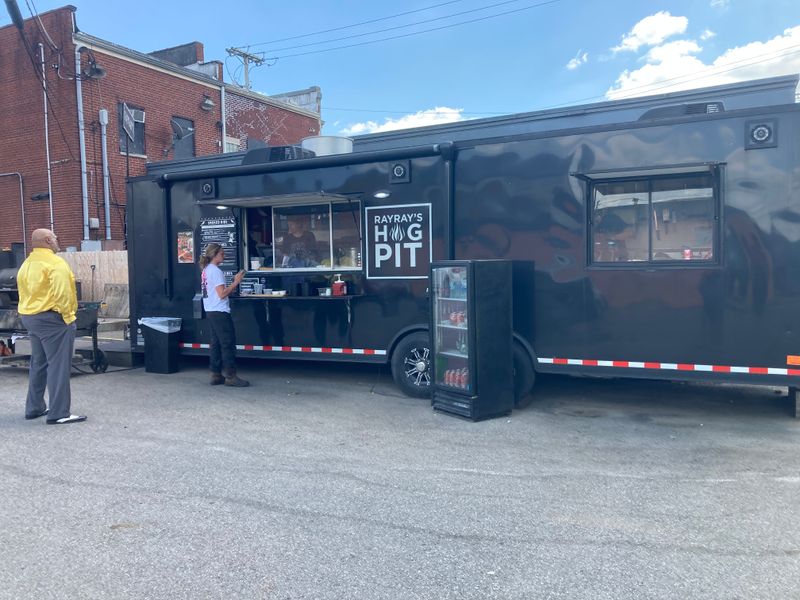 Ray Ray's Hog Pit, Columbus