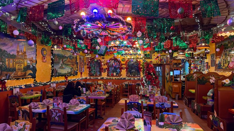 Bright and Cheerful Décor That Lifts Your Spirits Instantly